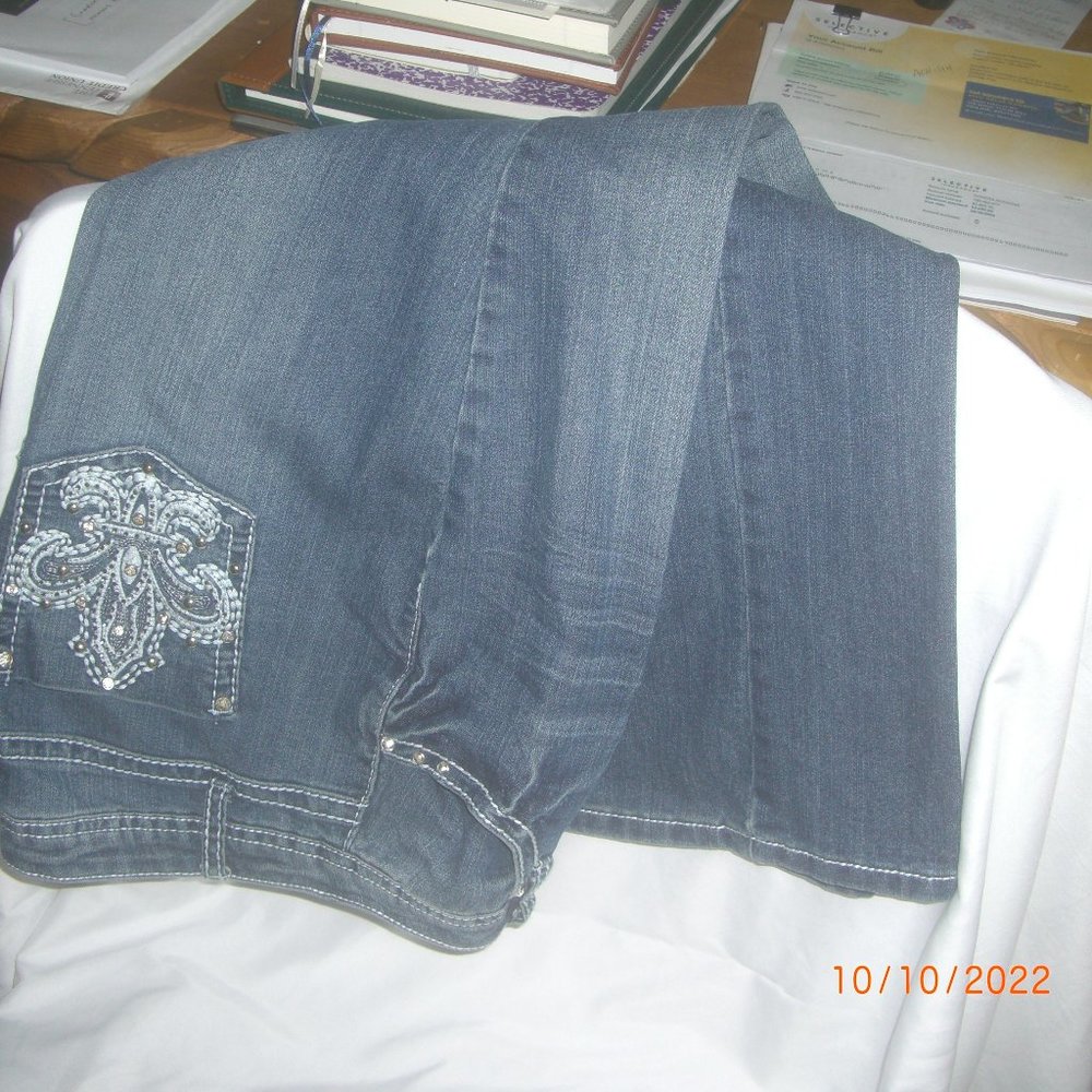 Earl Jean Womens Jeans Size 12 blue in color with White Stitching